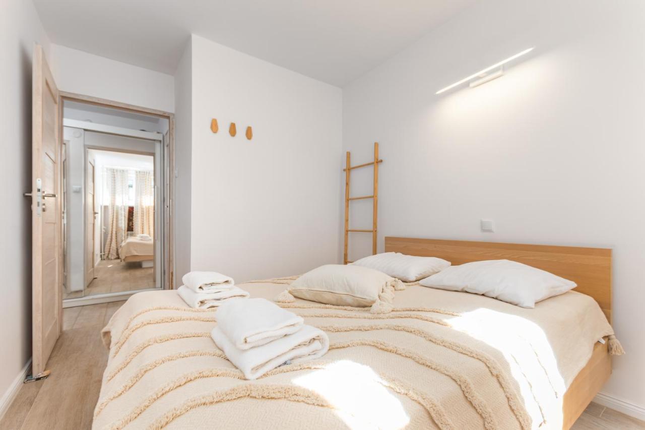 Emilii Plater 47 By Homeprime Warsawa Bagian luar foto